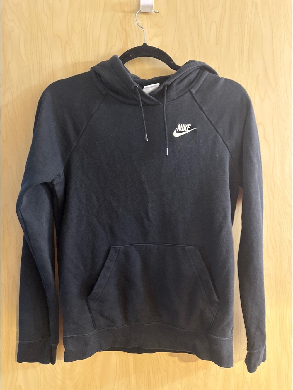 Nike Women's Sportswear Essential Pullover Hoodie Black XS
